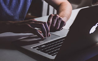 Baccarat-国王杯-阿尔瓦雷斯传射 马竞4-0十人巴萨占先机